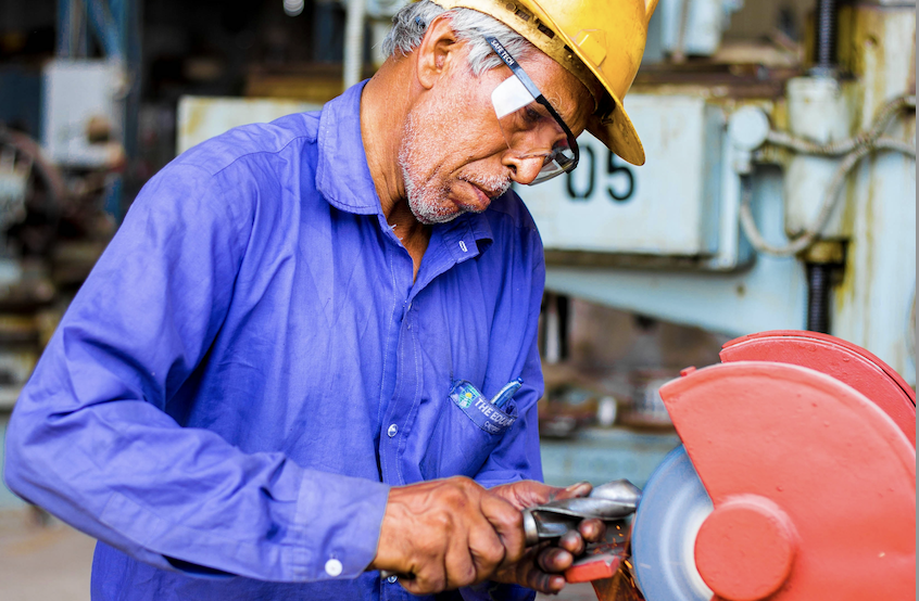 Men, full-time workers and blue-collar workers experienced a decrease in life satisfaction.