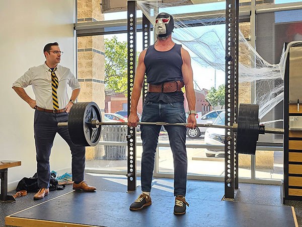 tyler locks out a 500 lb deadlift at the austin deadlift competition