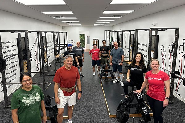 group photo at starting strength atlanta noon class