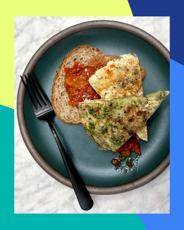 plate with bread and omelet served with tomato jam