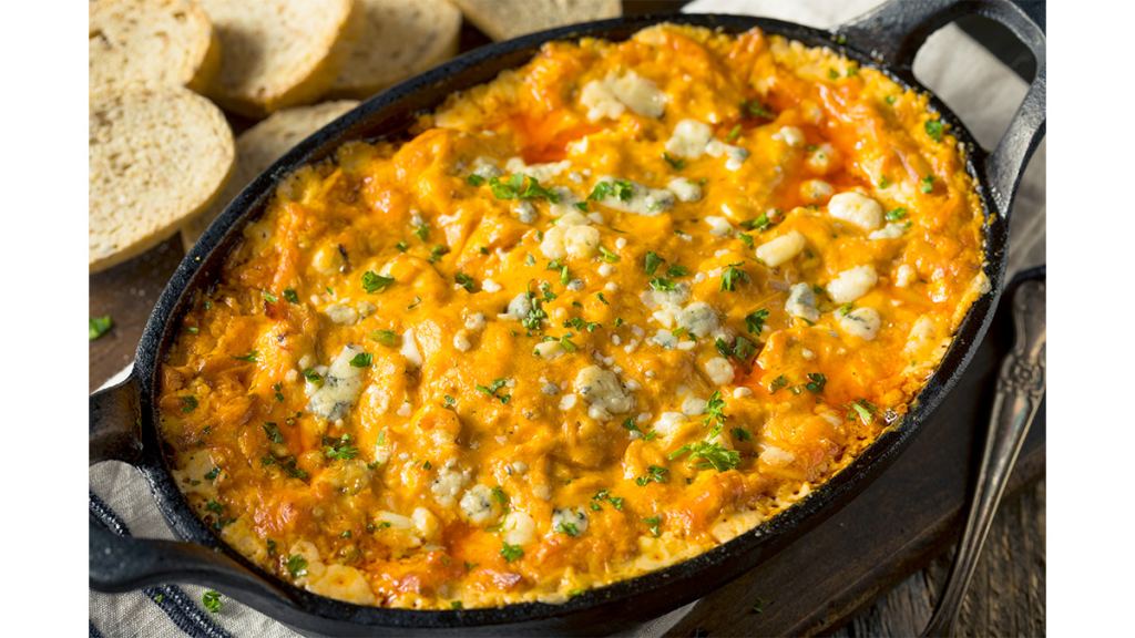 Homemade healthy buffalo chicken dip