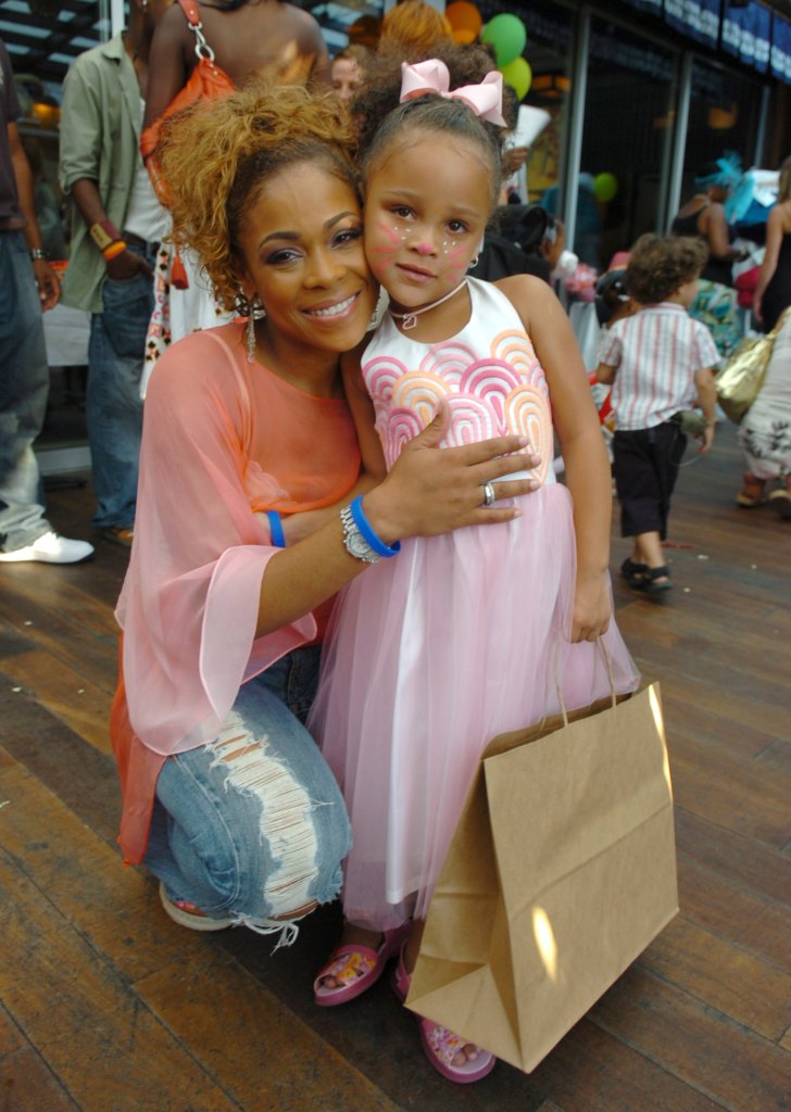 T-Boz and Chase in 2005