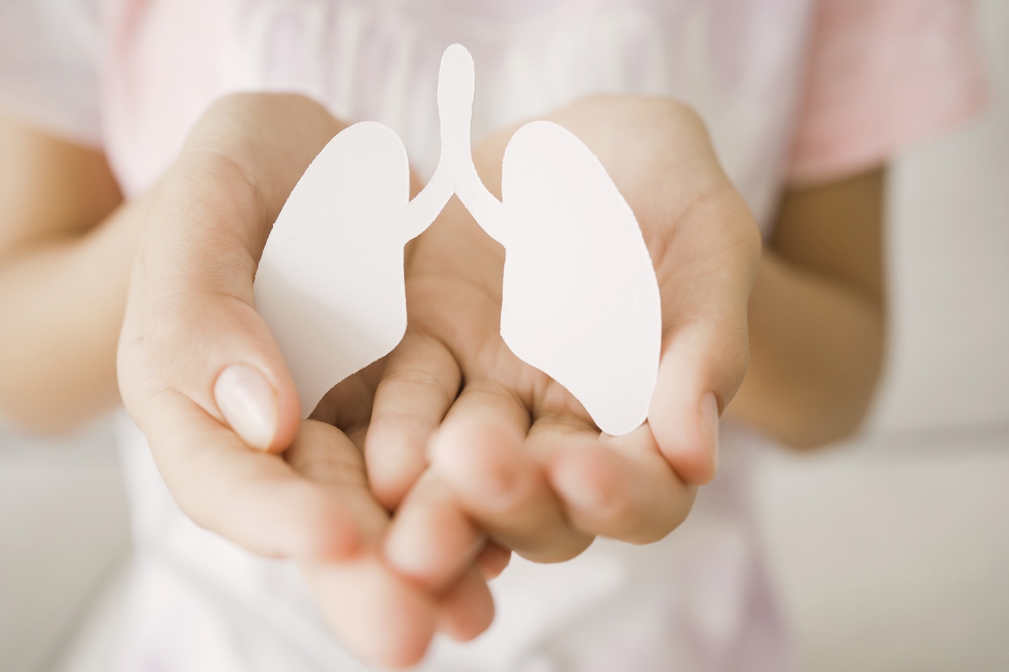 hands holding lung, world tuberculosis day.